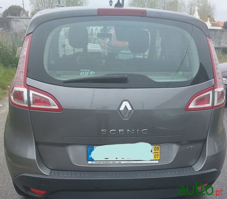 2009' Renault Megane Scenic photo #4