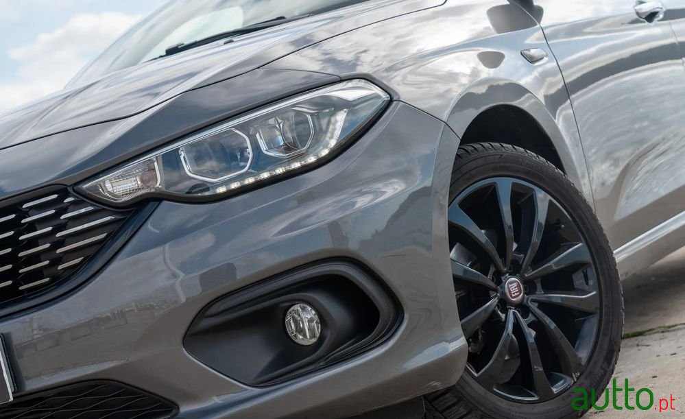 2019' Fiat Tipo Station Wagon photo #5