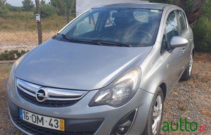2014' Opel Corsa photo #2