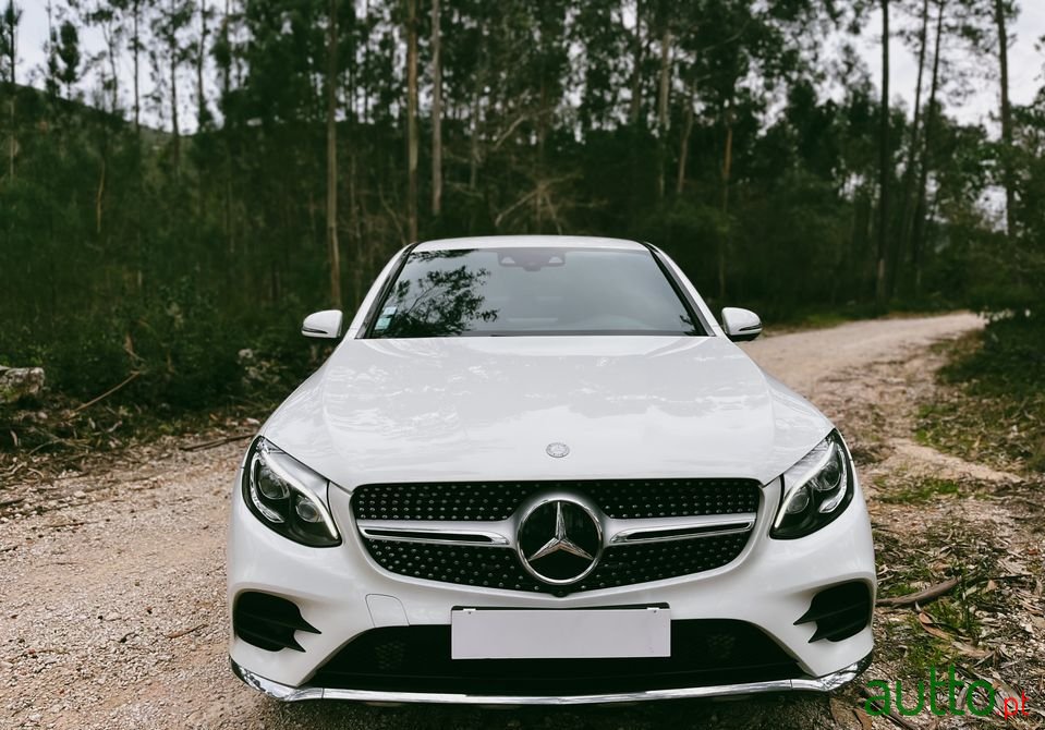 2017' Mercedes-Benz GLC 250 photo #3