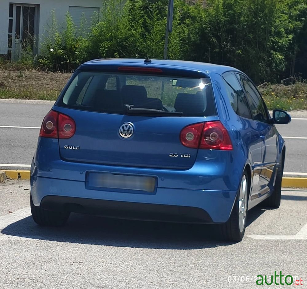 2005' Volkswagen Golf photo #5