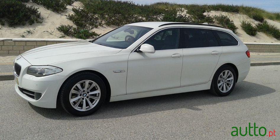 2011' BMW 520 D Touring photo #2