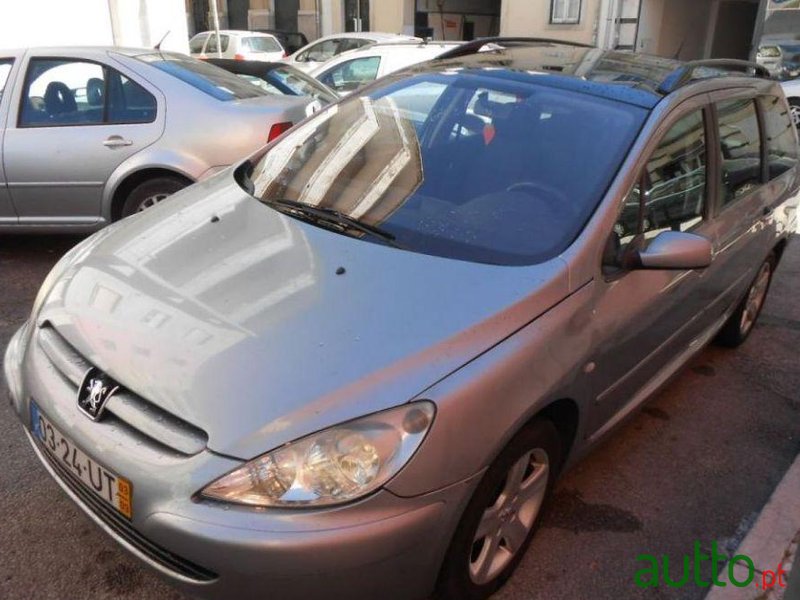 2003' Peugeot 307 Sw photo #2