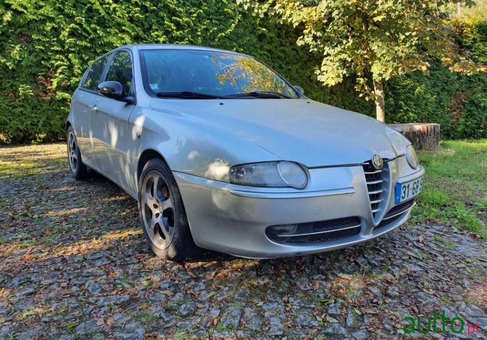 2001' Alfa Romeo 147 photo #6