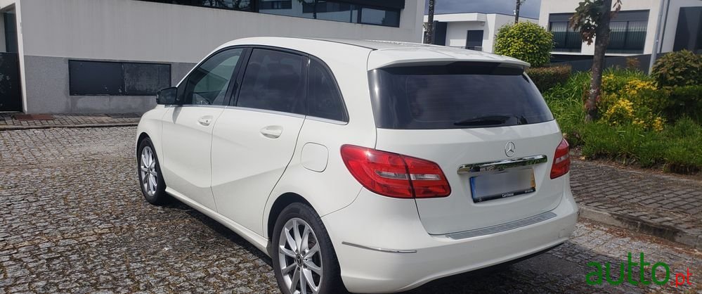 2014' Mercedes-Benz B 180 photo #2