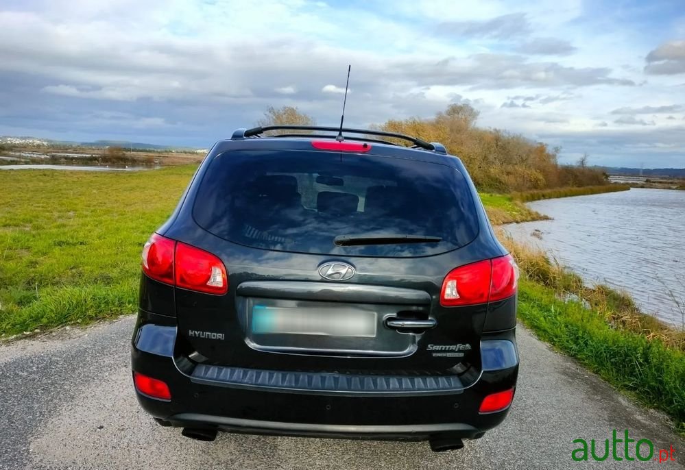 2009' Hyundai Santa Fe photo #4