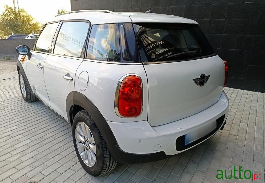 2012' MINI Countryman Cooper D photo #4