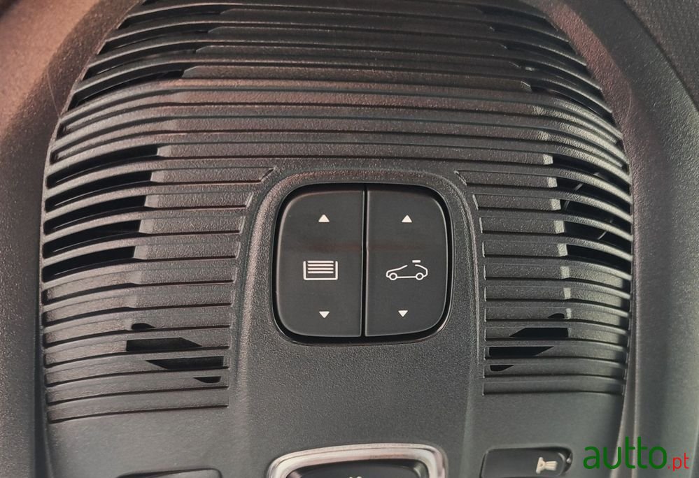 2022' Peugeot 3008 photo #6