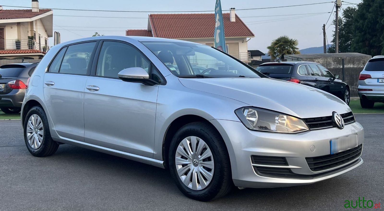 2014' Volkswagen Golf photo #2