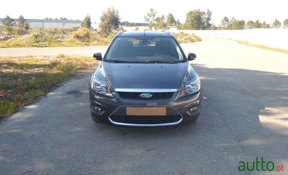 2011' Ford Focus Sw photo #1