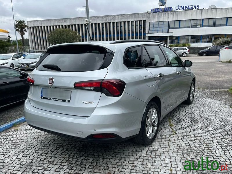 2020' Fiat Tipo Station Wagon photo #6