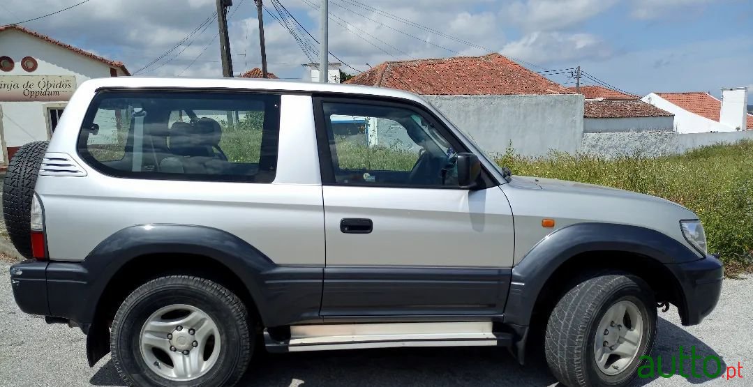 2001' Toyota Land Cruiser photo #3