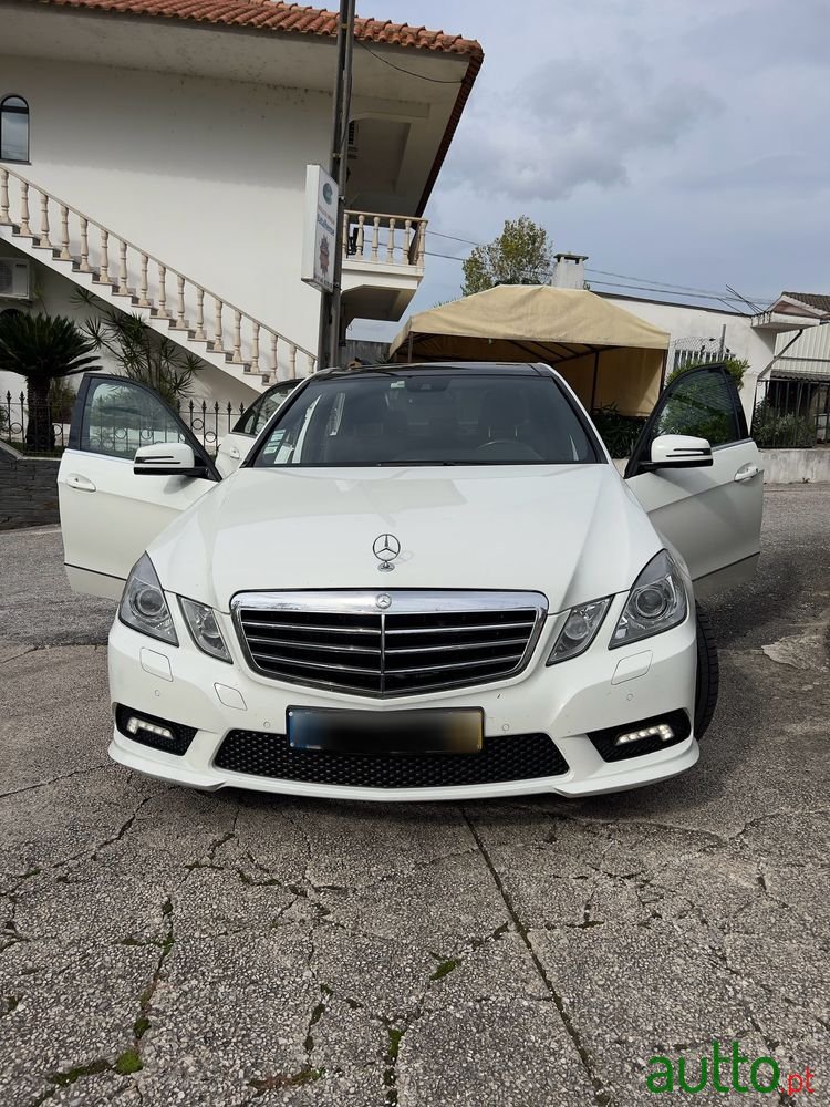 2009' Mercedes-Benz Classe E photo #1