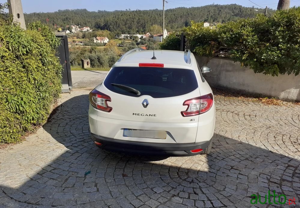 2014' Renault Megane Sport Tourer photo #4