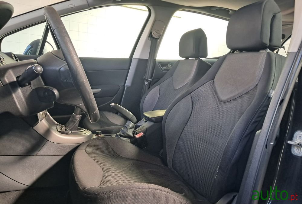 2008' Peugeot 308 photo #4