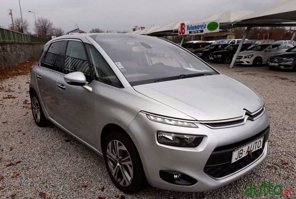 2013' Citroen C4 Picasso photo #2