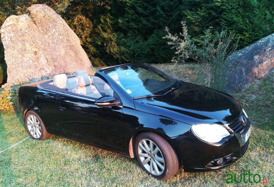 2012' Volkswagen Eos photo #1