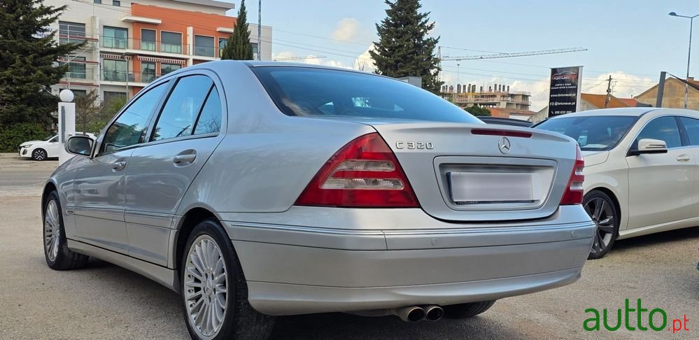 2002' Mercedes-Benz Classe C photo #6