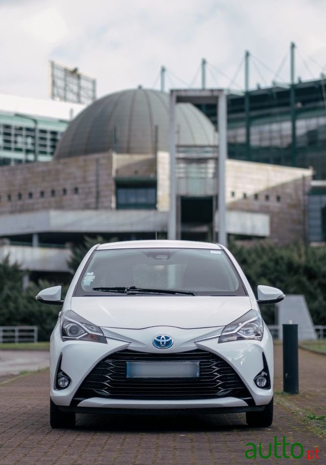 2018' Toyota Yaris photo #1