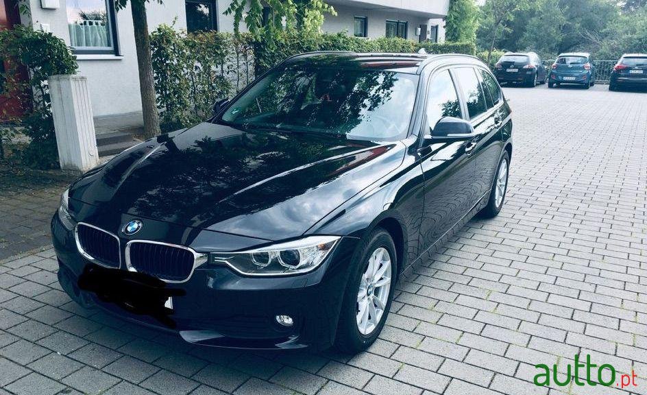 2013' BMW 320 photo #2