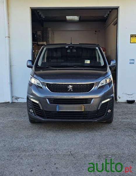 2019' Peugeot Traveller photo #1