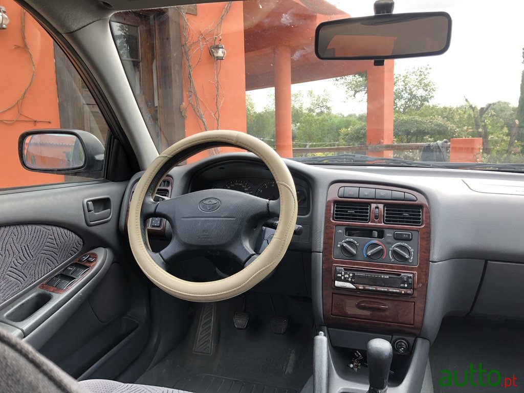 1998' Toyota Avensis photo #6