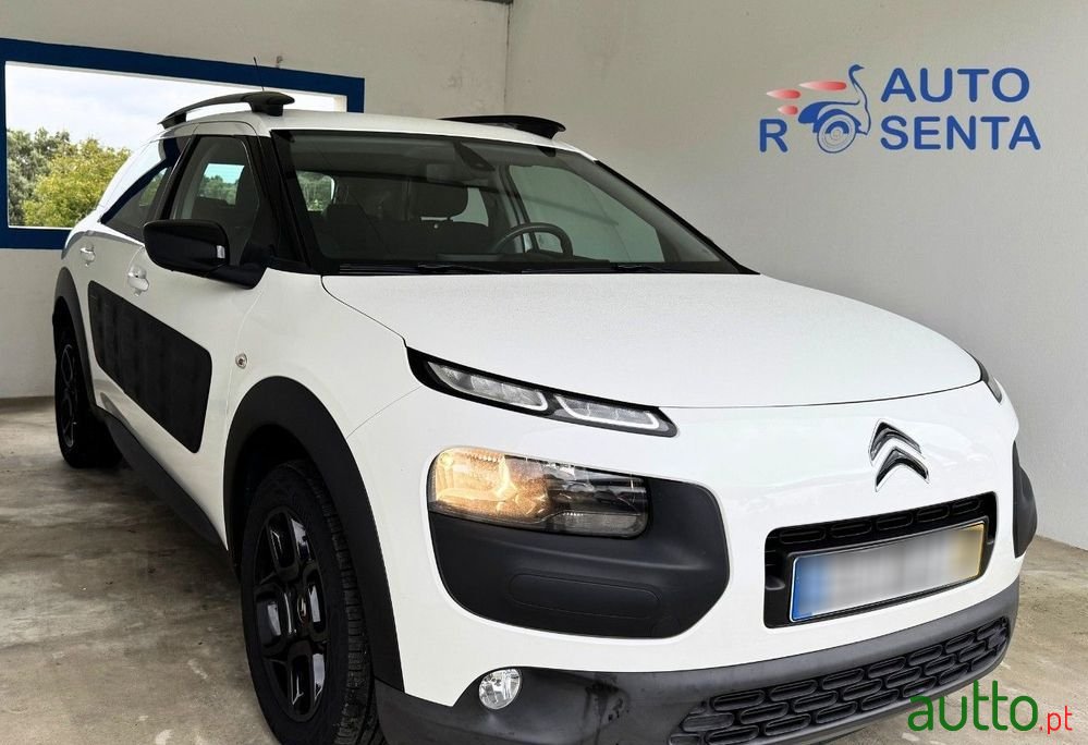 2015' Citroen C4 Cactus photo #2