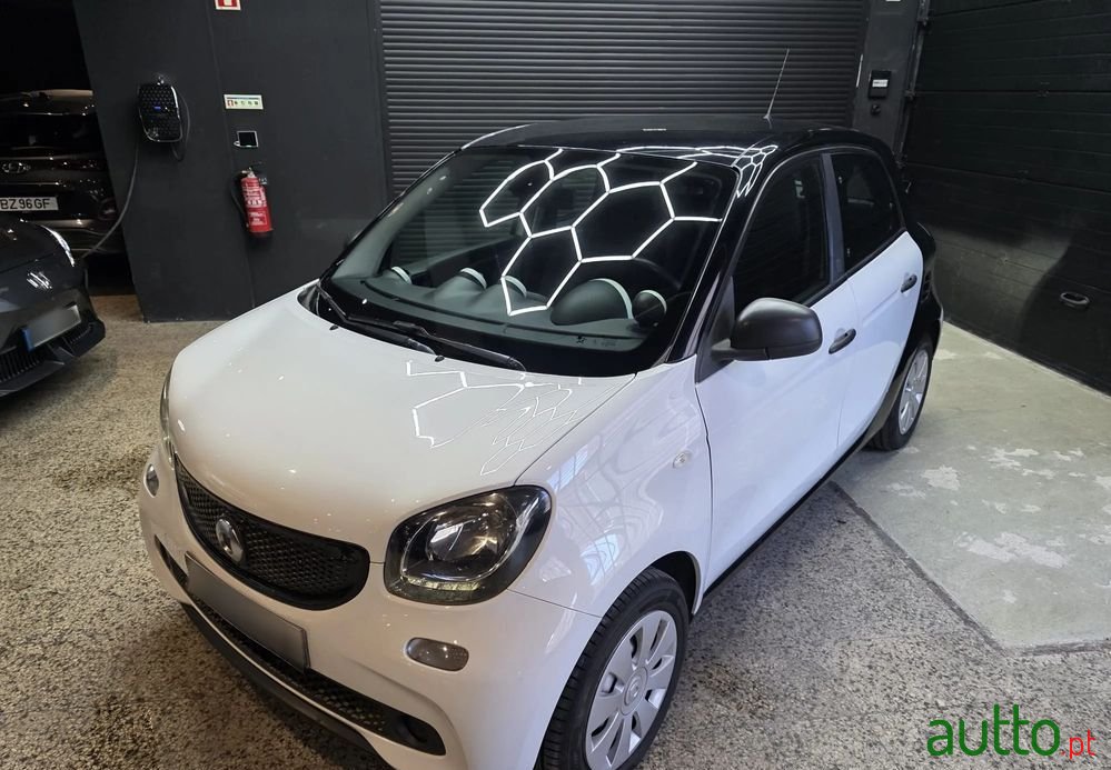 2019' Smart Forfour photo #3