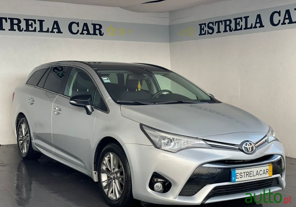 2016' Toyota Avensis photo #2