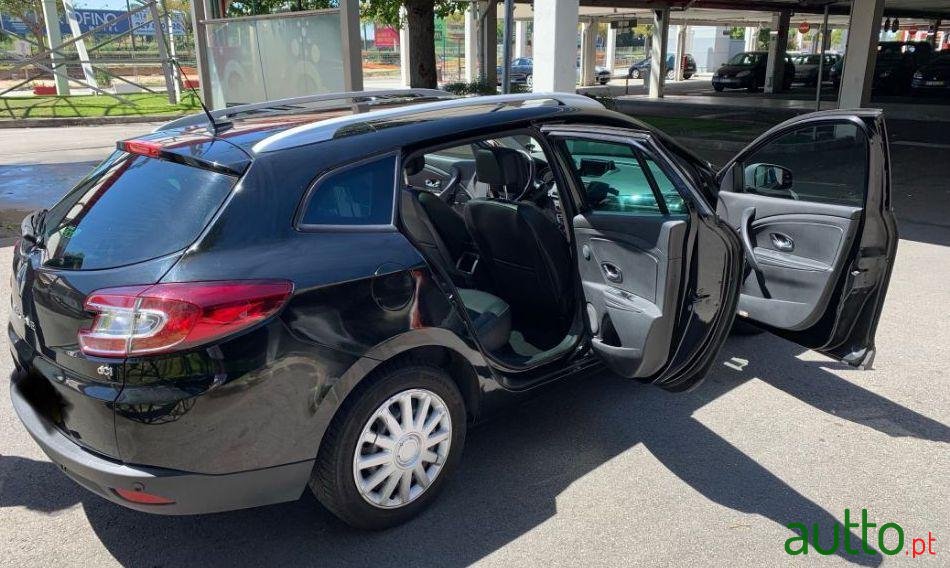 2013' Renault Megane Sport Tourer photo #4
