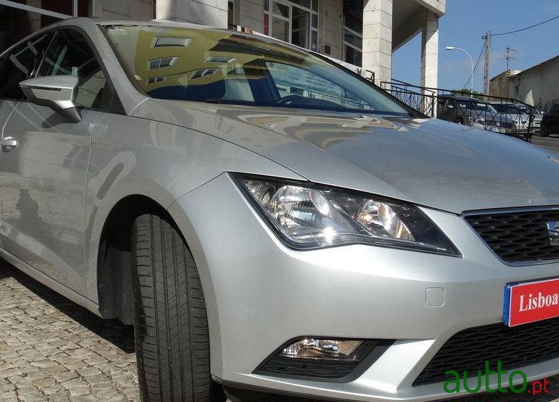 2015' SEAT Leon photo #2