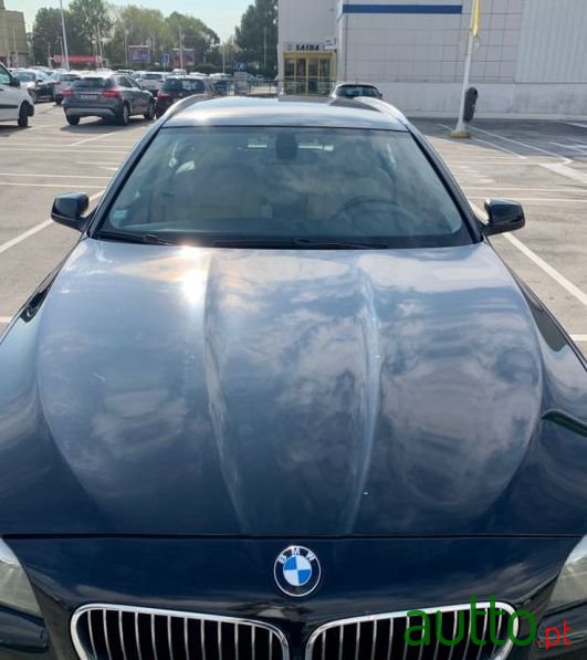 2011' BMW 520 photo #2