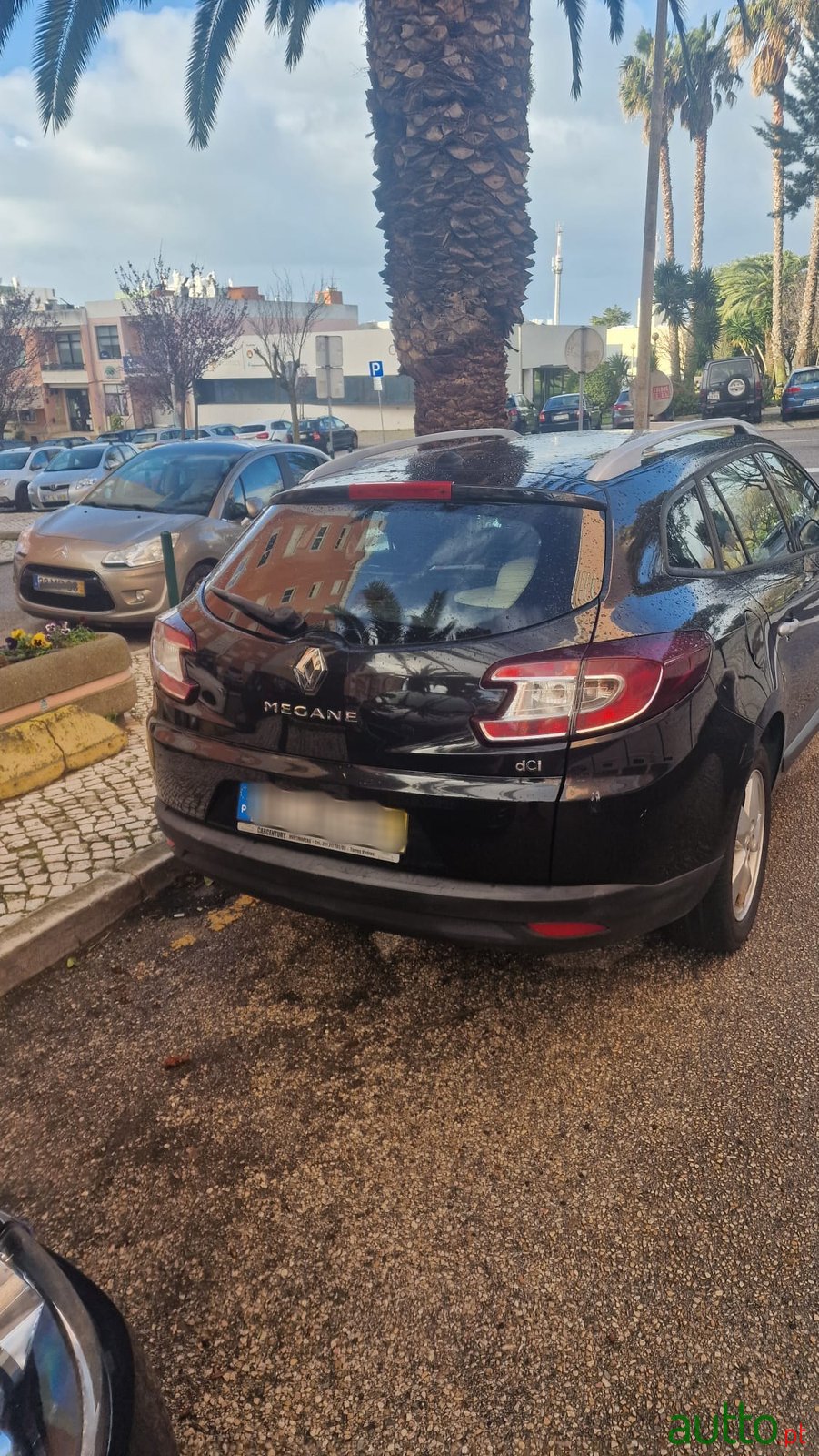 2010' Renault Megane Sport Tourer photo #3