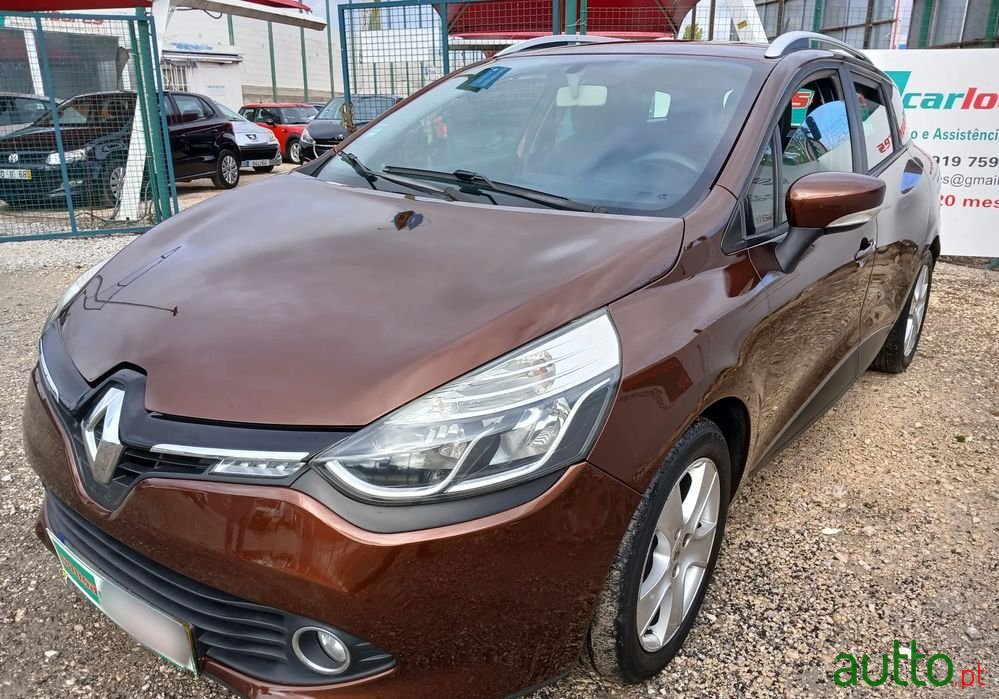 2013' Renault Clio Sport Tourer photo #2