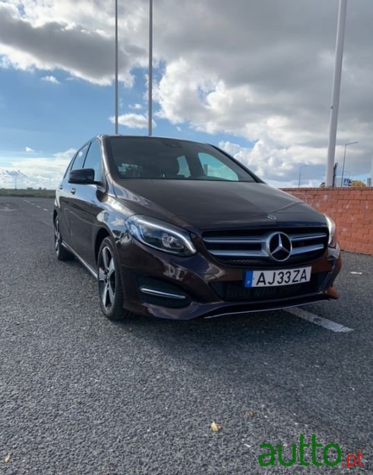 2018' Mercedes-Benz B-180 photo #5