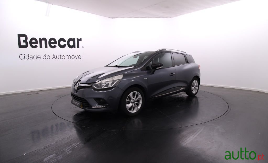 2017' Renault Clio Sport Tourer photo #1