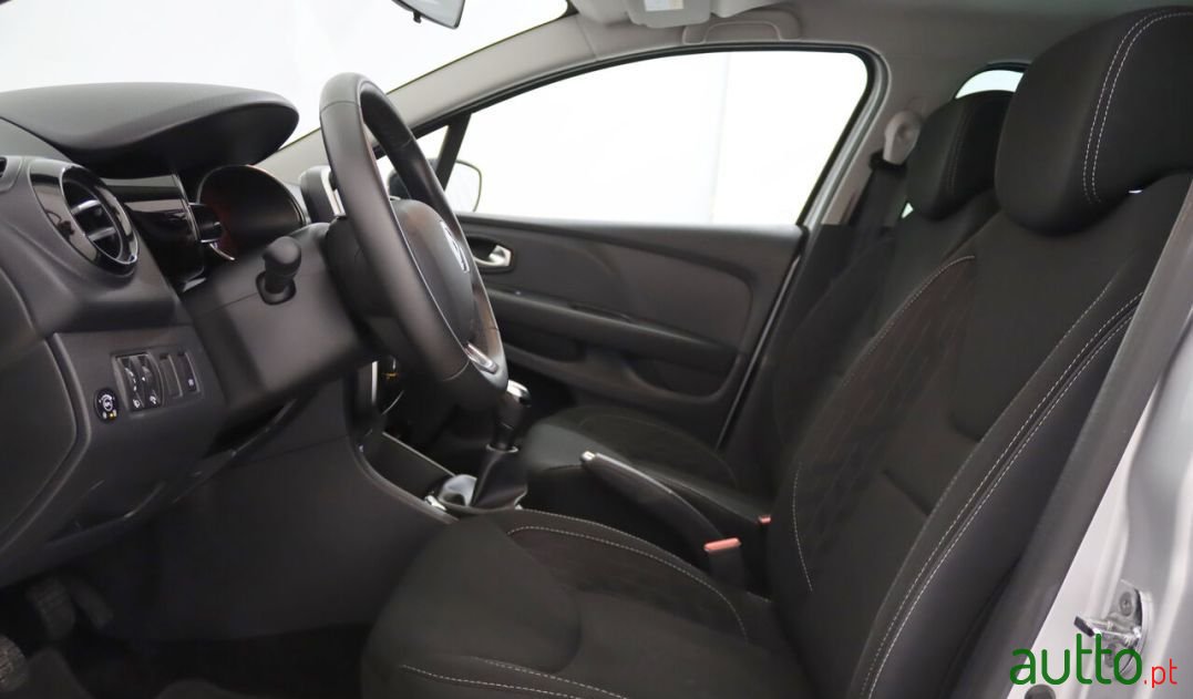 2019' Renault Clio photo #4