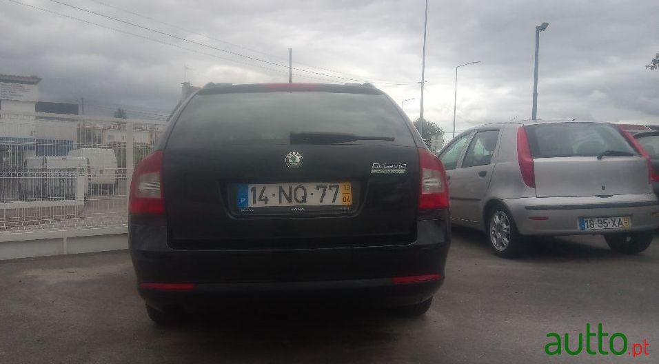 2013' Skoda Octavia Break photo #2