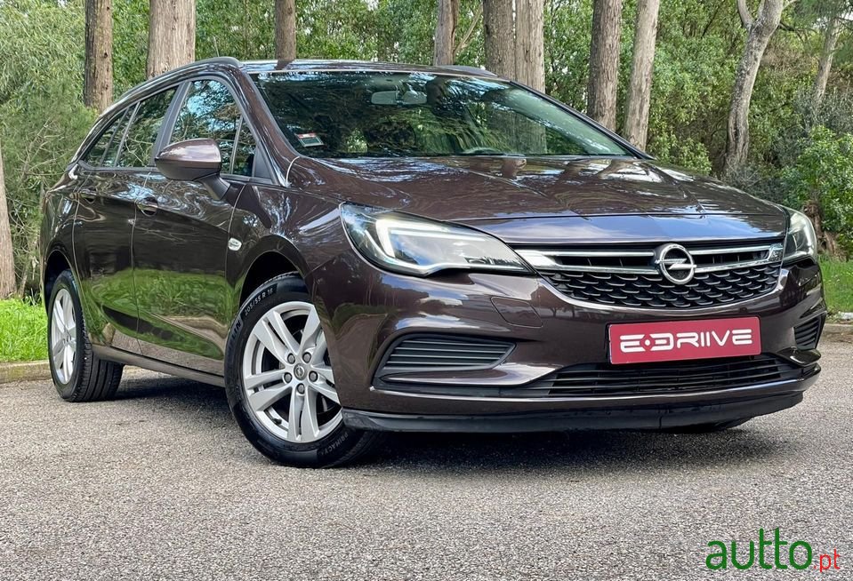 2017' Opel Astra Sports Tourer photo #1