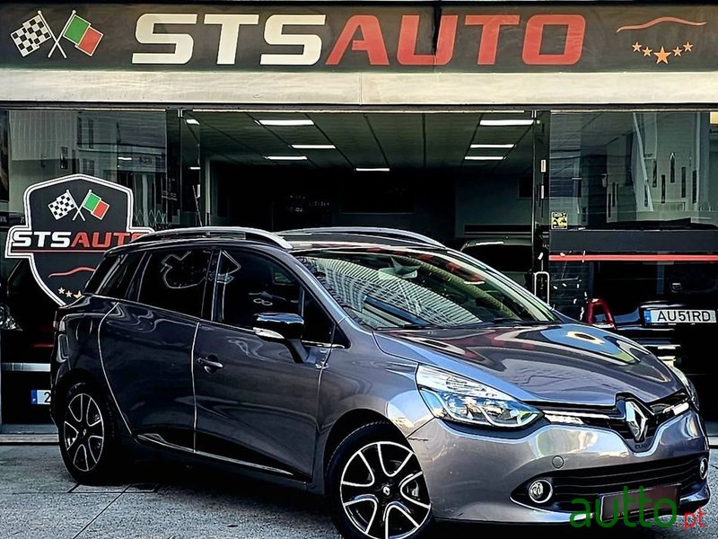 2015' Renault Clio Sport Tourer 0.9 Tce photo #2
