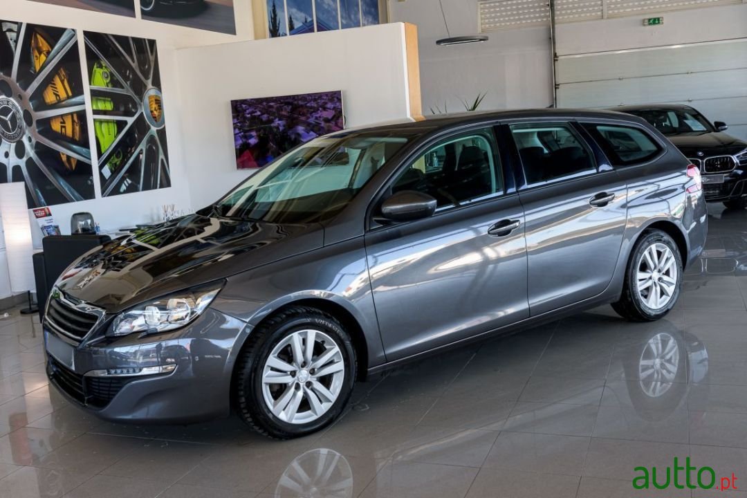 2017' Peugeot 308 Sw photo #1