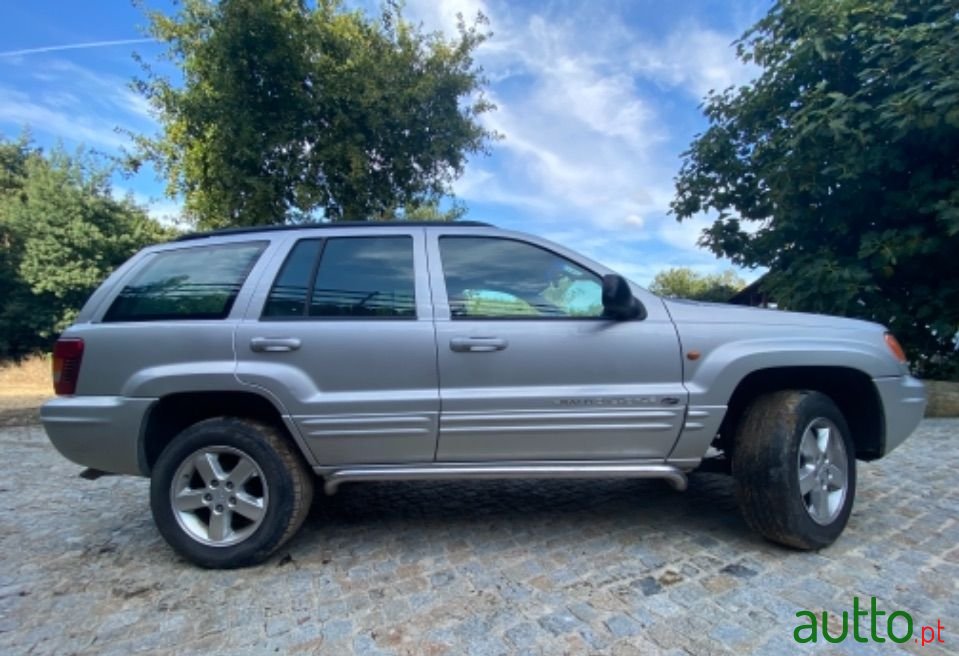 2002' Jeep Grand Cherokee photo #3