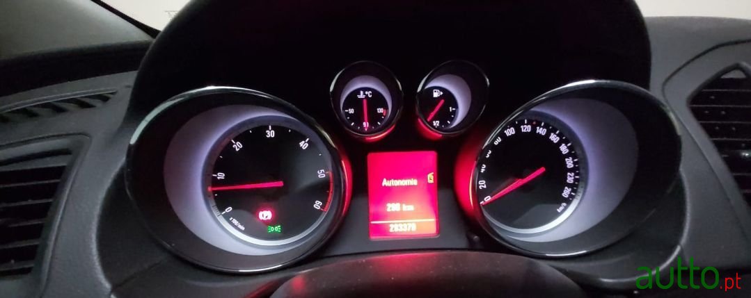 2010' Opel Insignia Sports Tourer photo #2