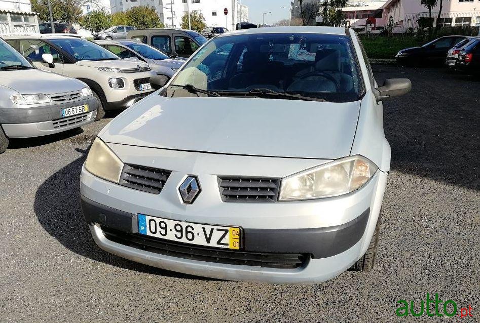 2004' Renault Megane photo #2