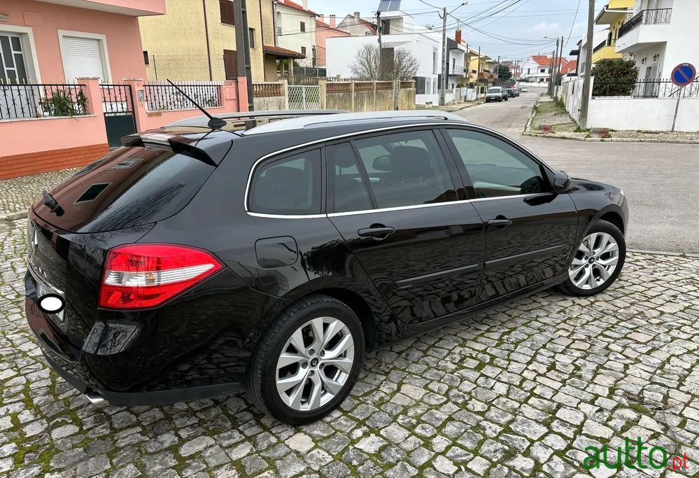 2009' Renault Laguna Break photo #5