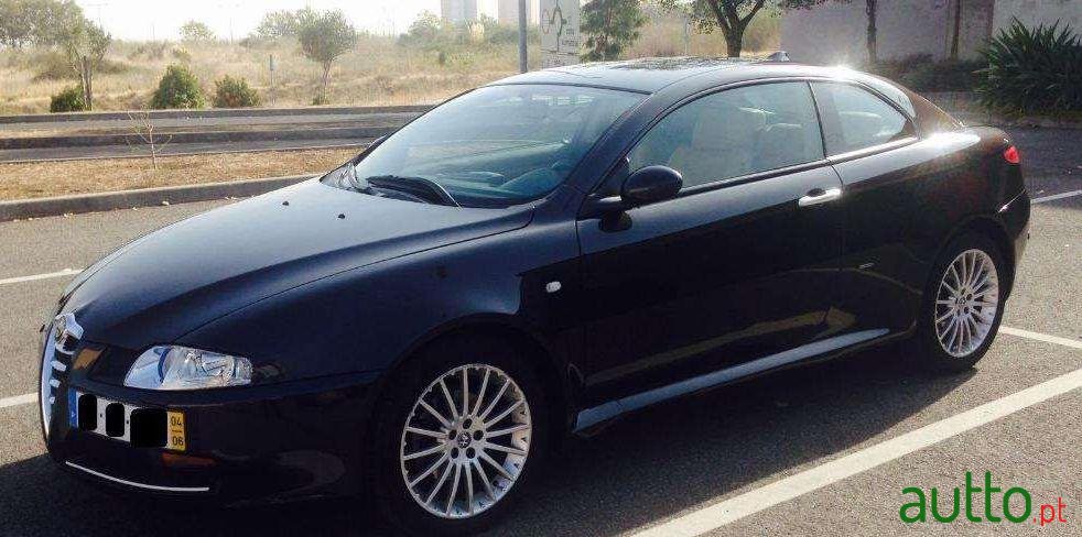 2004' Alfa Romeo GT photo #3