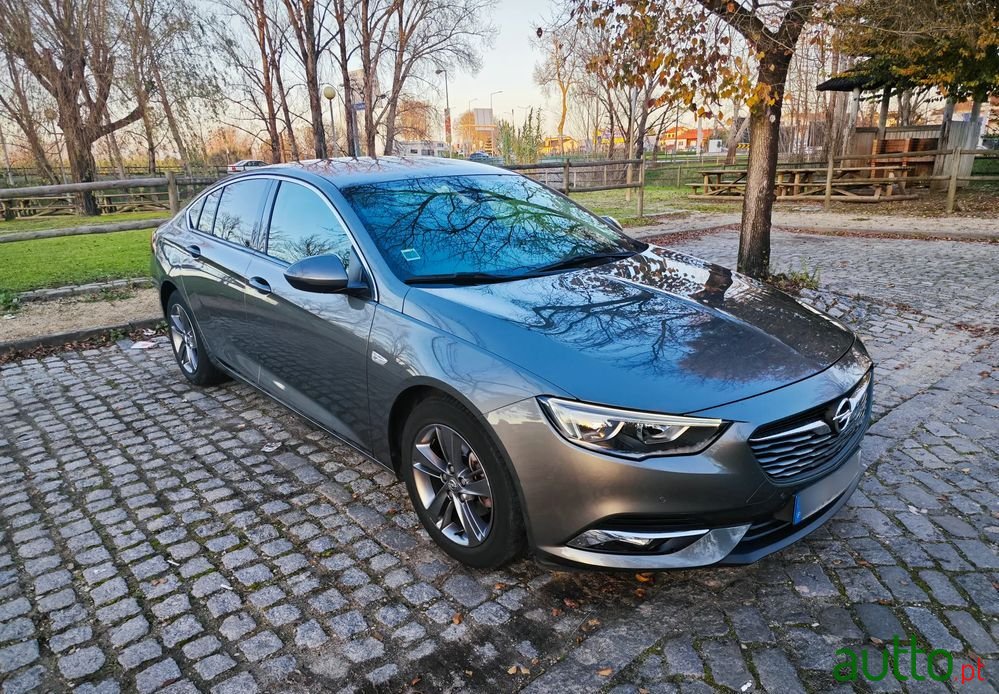 2020' Opel Insignia Grand Sport photo #3