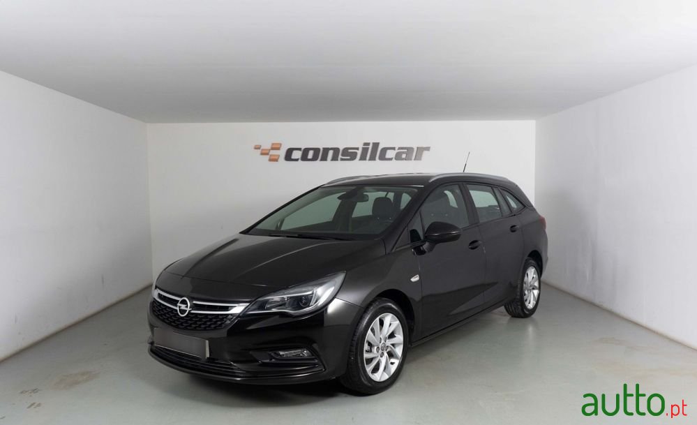 2019' Opel Astra Sports Tourer photo #1