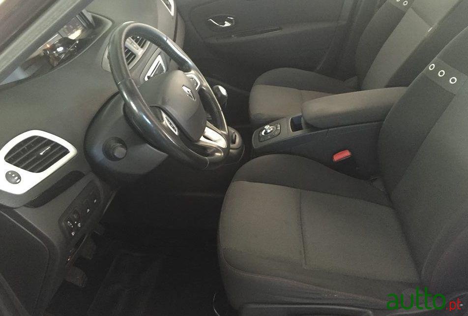 2012' Renault Scenic photo #1
