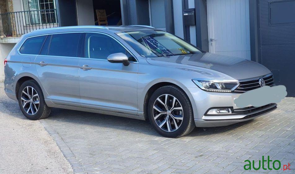 2016' Volkswagen Passat photo #2